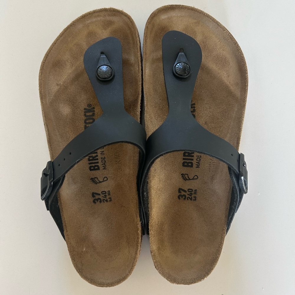 Birkenstock Gizeh Birko-Flor leather thong sandals in black